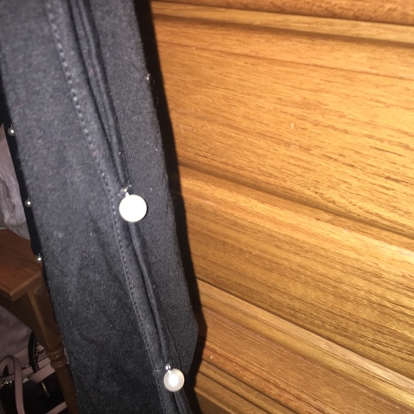 Cable and Gage Black Pearl Sleeve Blouse - Picture 2 of 4